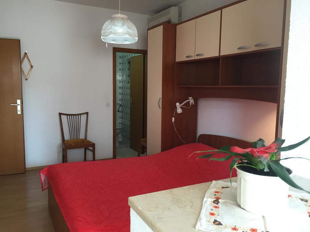 Apartments Bilic Nemira Omiš Esterno foto